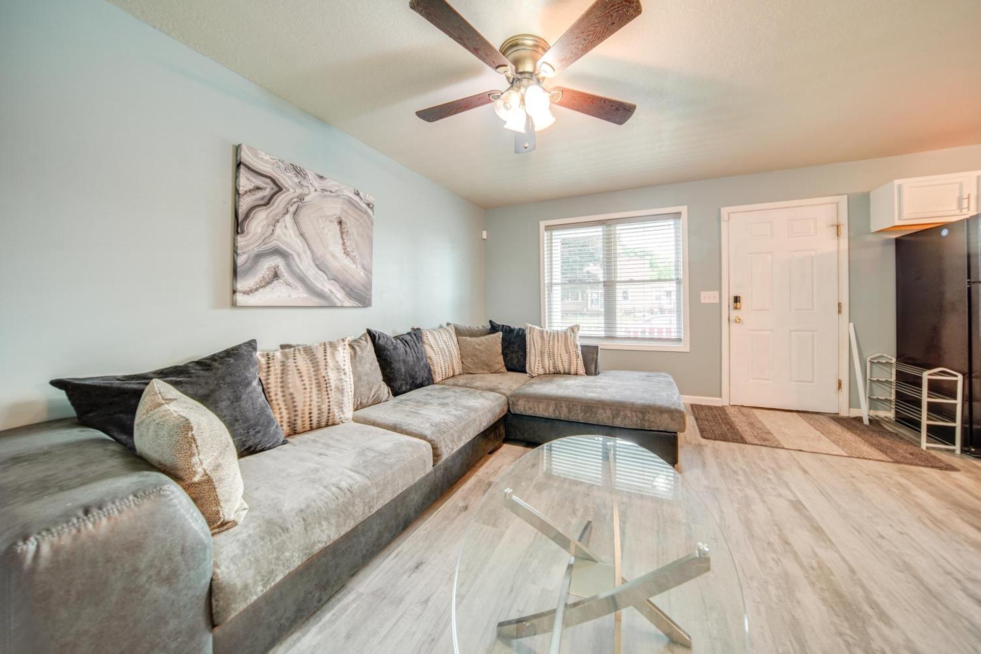 Holiday home Quaint With Smart Tvs And Yard 3 Mi To *