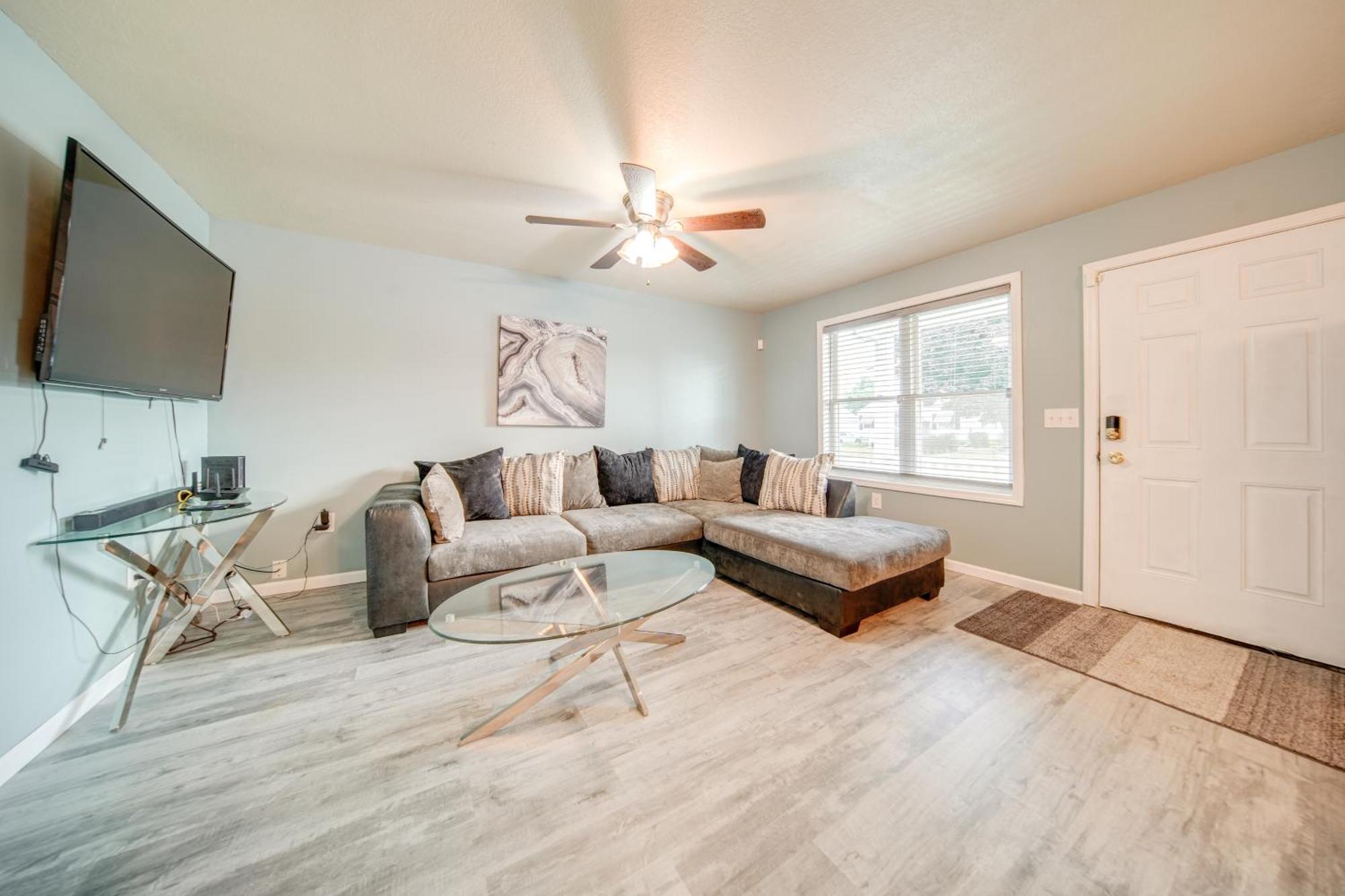 Quaint With Smart Tvs And Yard 3 Mi To *