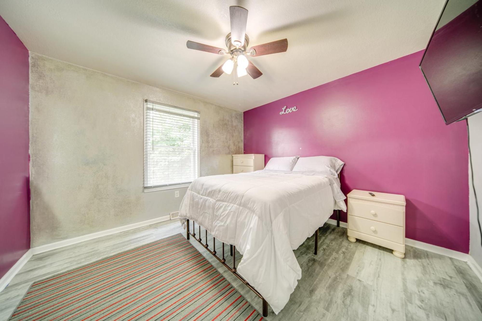 Quaint With Smart Tvs And Yard 3 Mi To Holiday home Erie