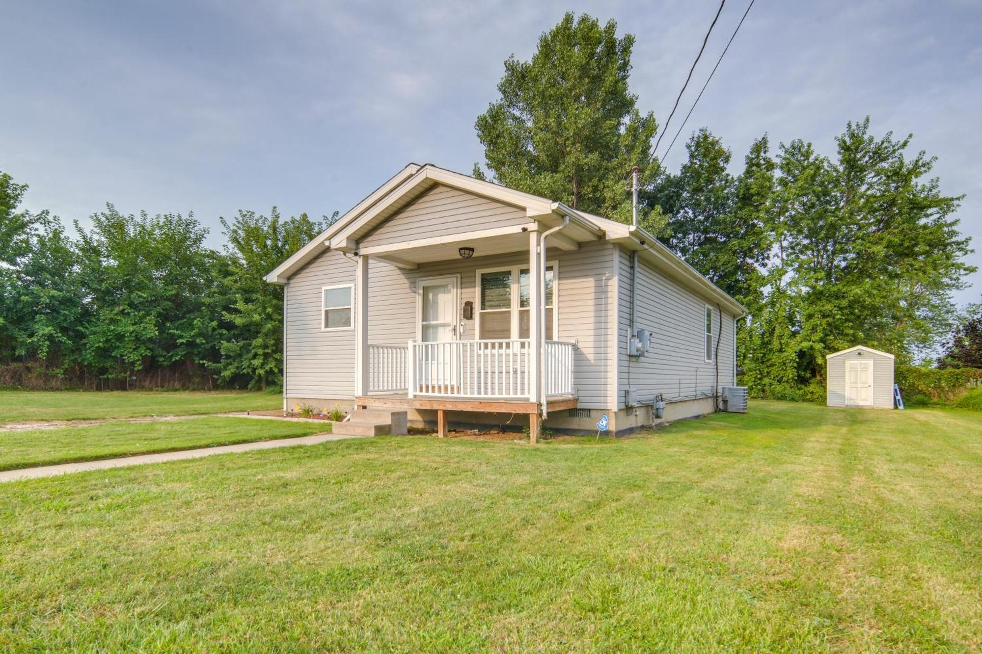 Quaint With Smart Tvs And Yard 3 Mi To *